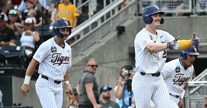 LSU's CWS game vs. UCLA resumed on Tuesday with the Tigers ahead 5-3. (Photo: © Steven Branscombe-Imagn Images)